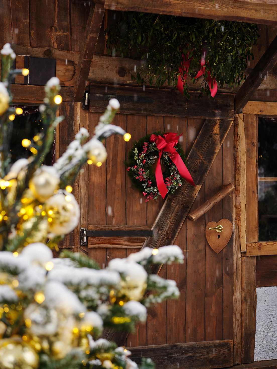 BAL Chalet X Shot Door Wreath Christmas Winter Season